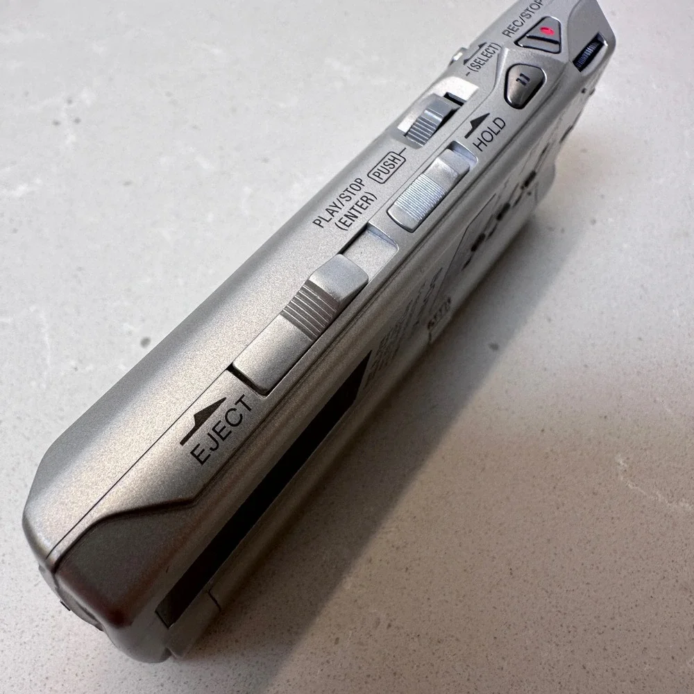 Sony IC Recorder ICD MS1 Digital Voice Recorder Memory Stick‎ 16MB Silver TESTED
